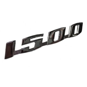 EMBLEMA METAL CROMADO 1500